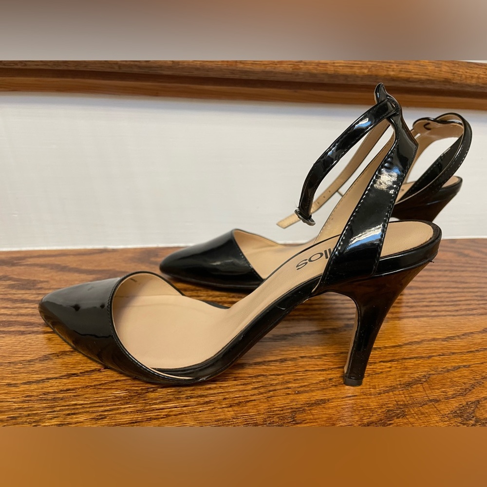 Very elegant black heels